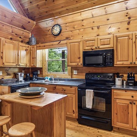 Brave Eagle Cabin Sevierville Extérieur photo