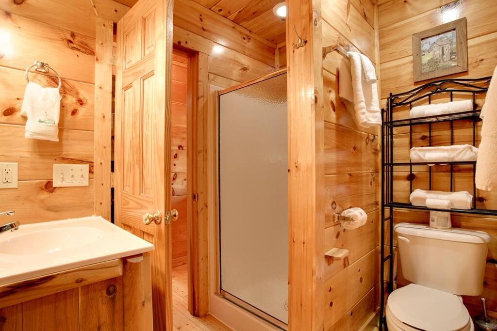 Brave Eagle Cabin Sevierville Chambre photo