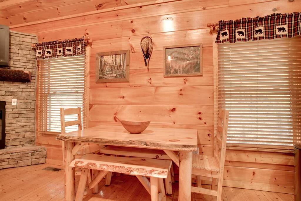 Brave Eagle Cabin Sevierville Chambre photo