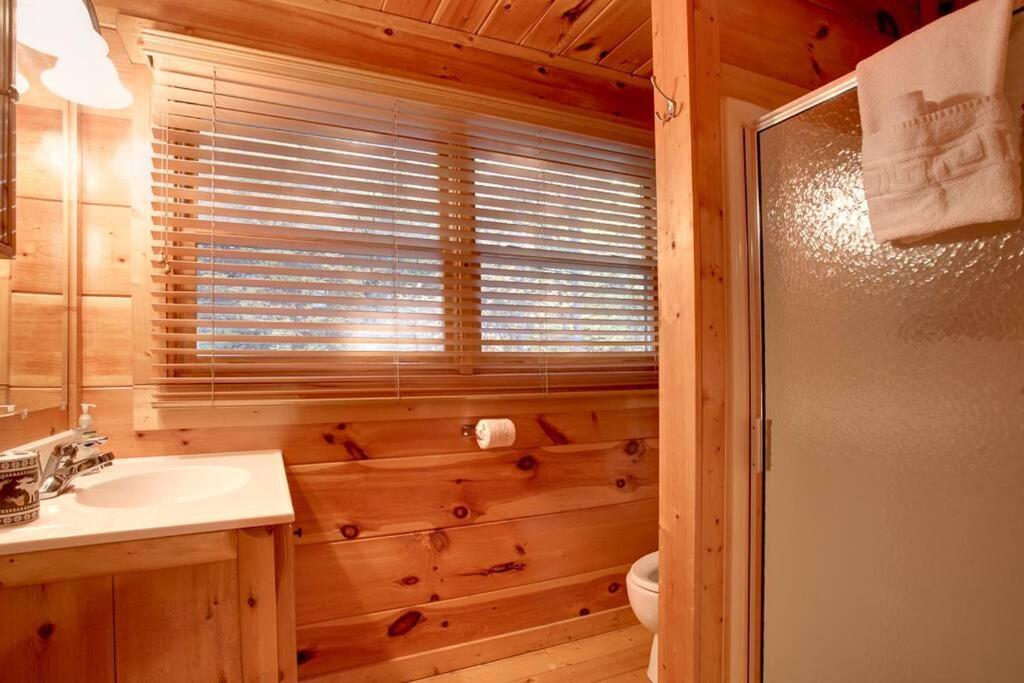 Brave Eagle Cabin Sevierville Chambre photo